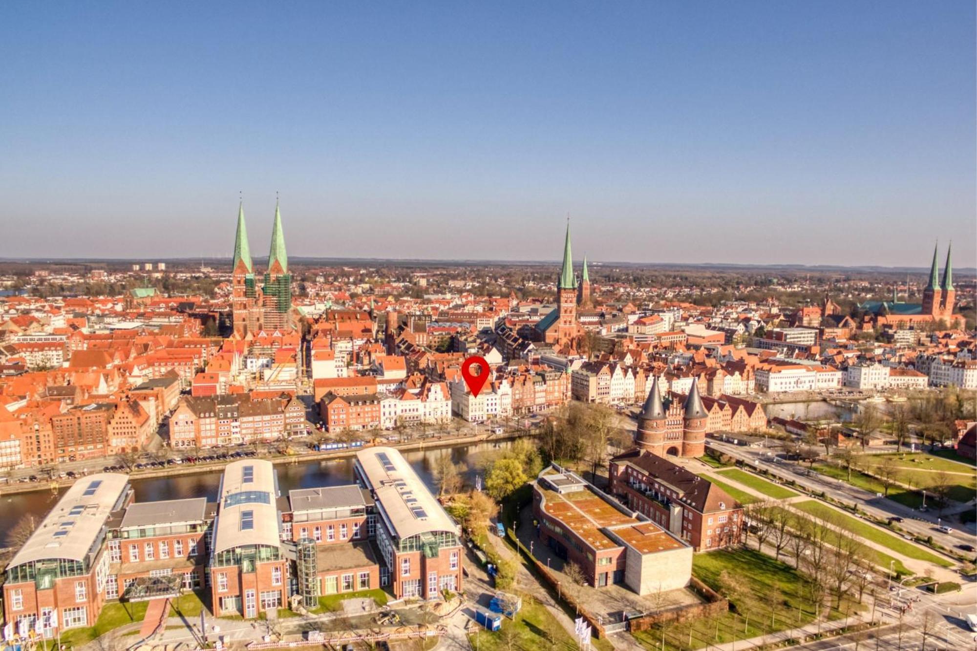 Maisonette Am Holstentor Mit Dachterrasse Und Heimkino Любек Екстер'єр фото